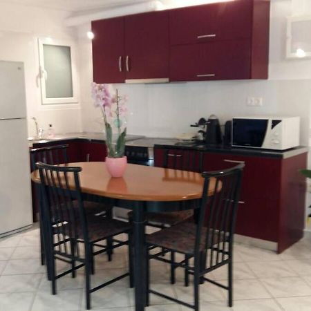 Flor De Mayo,Apt In Alimos Near The Sea Афины Экстерьер фото